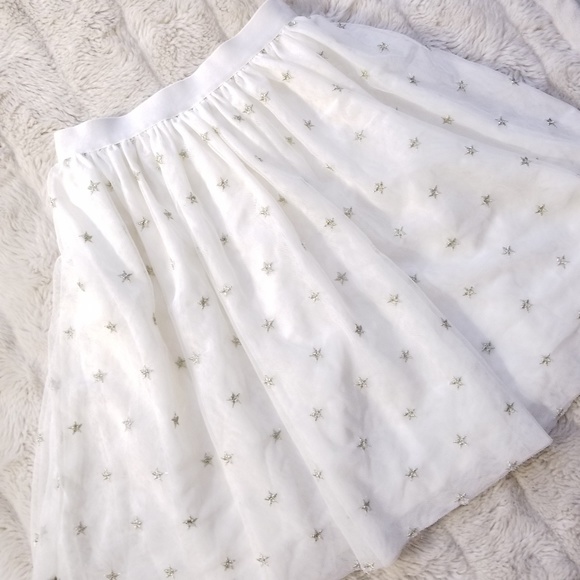 🍒EUC🍒 GAP EMBROIDERED TULLE MINI SKIRT - Picture 1 of 5